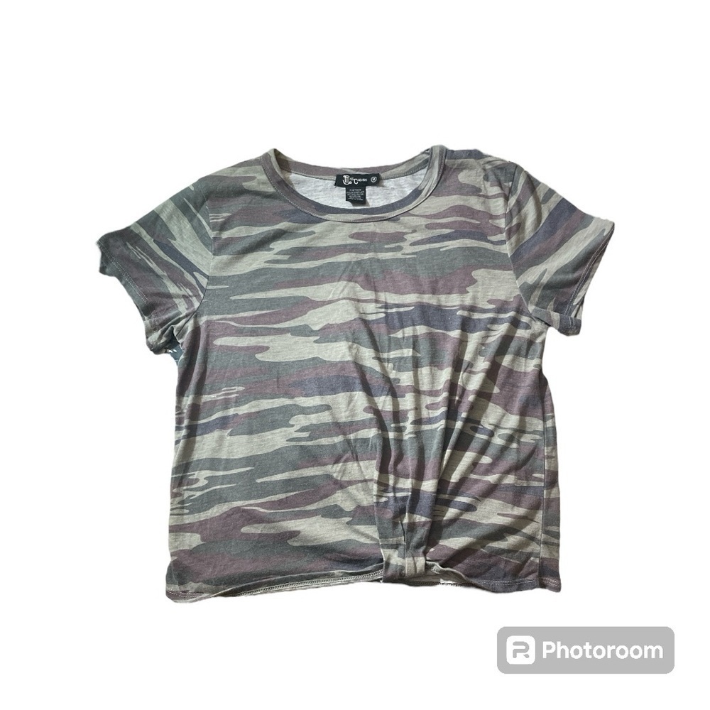 Miss Chievous Camo Short Sleeve Tee in Green and Gray